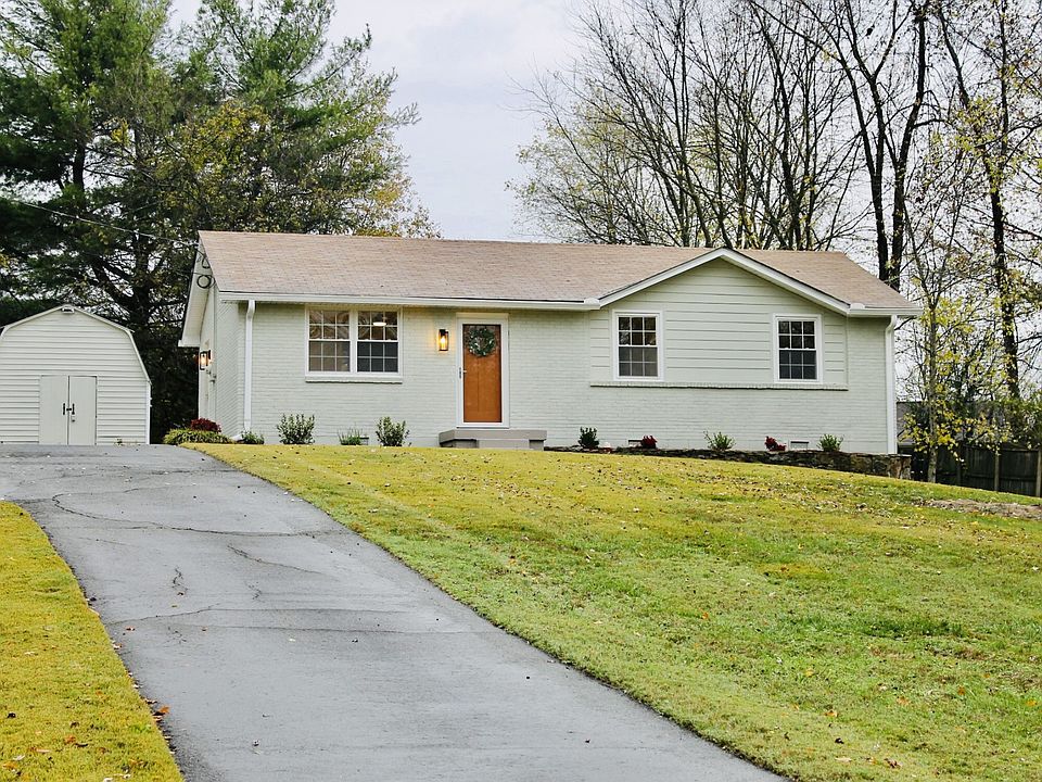 1st image of 206 Fischer Dr