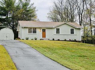 206 Fischer Dr, White House, TN 37188