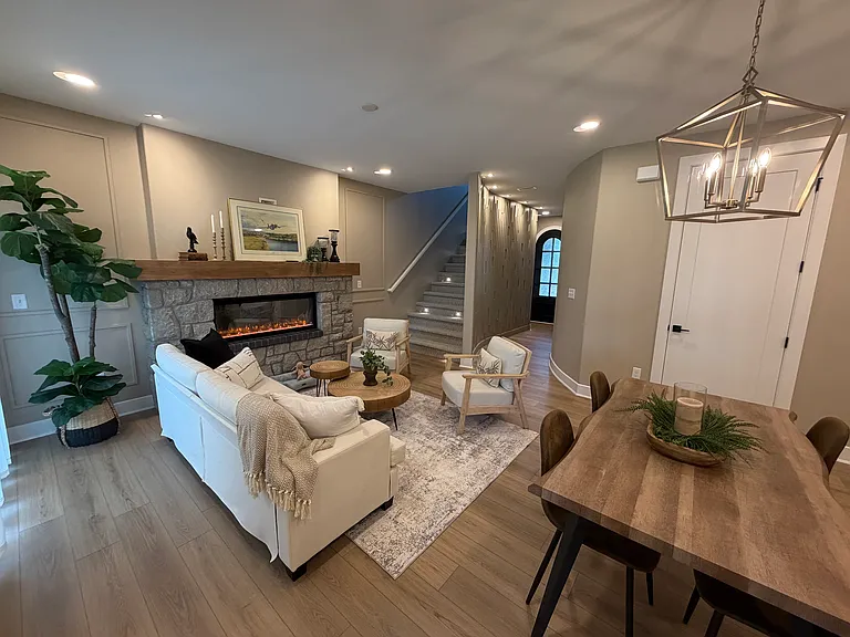 2134 E Beaumont St — Photo 10