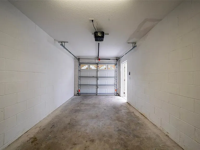 9417 Myrtle Creek Ln #611 — Photo 34