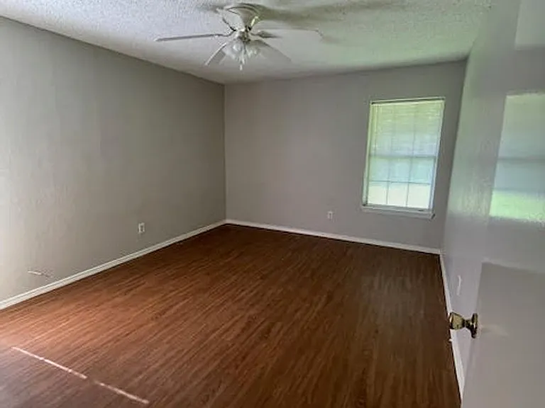 2570 Culbertson St — Photo 11