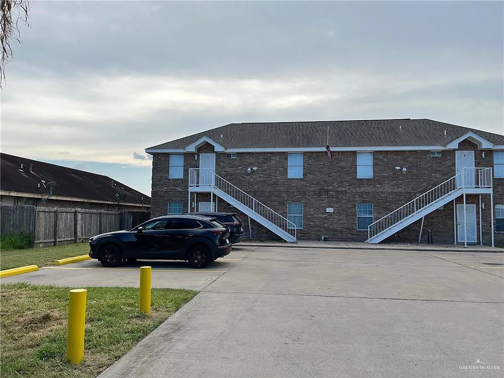 Building Photo - 1313 N Sal St #4