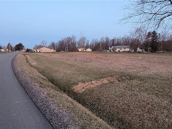 2nd image of 1135-1136 Cinnamon Dr