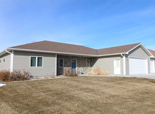 1909 Grant St, Holdrege, NE 68949