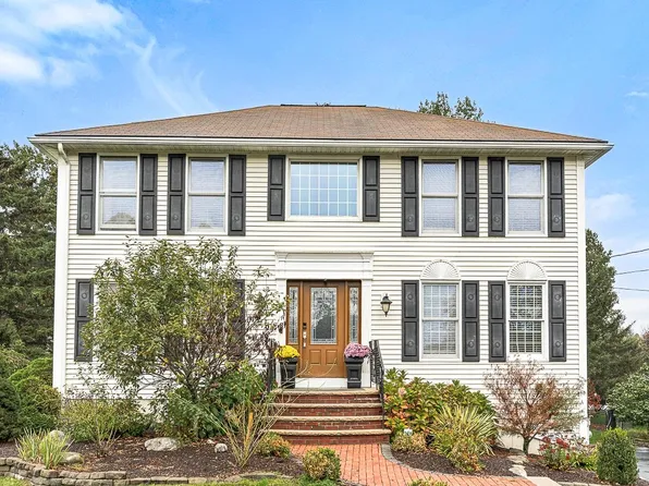7 Gibney Circle, Salem, NH 03079