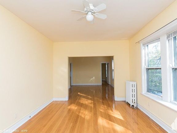 3rd image of 1948 W Berteau Ave #726