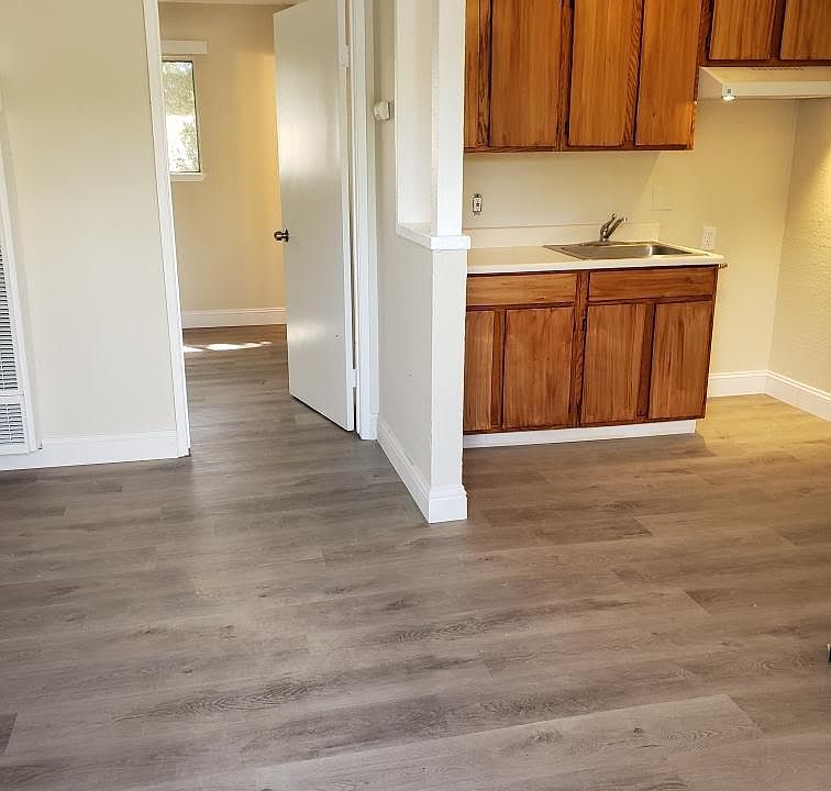 1st image of 162 College St #23