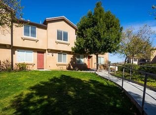27945 Avalon Dr, Santa Clarita, CA 91351