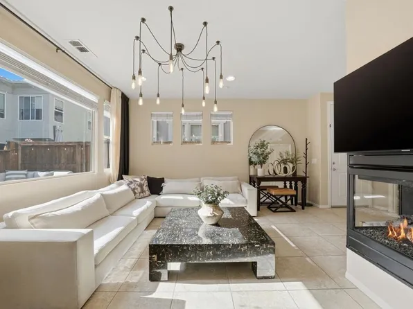2212 Laramie Way, San Marcos, CA 92078