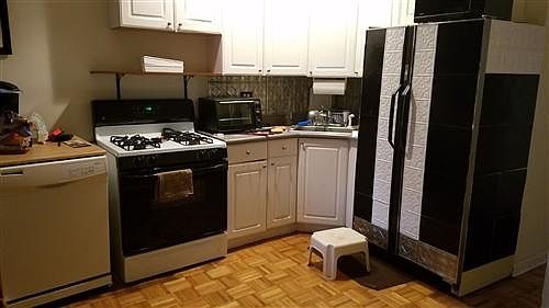 1st image of 3337 N Oakley Ave #Gdn