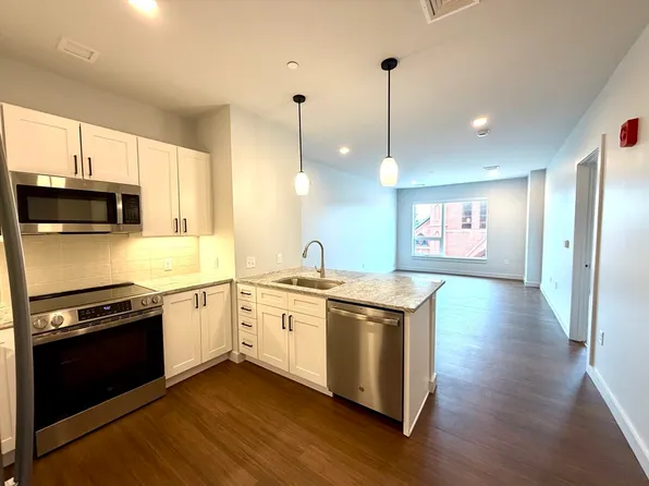 45 W Central St, Natick, MA