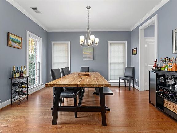 4th image of 4702 Friars Ln