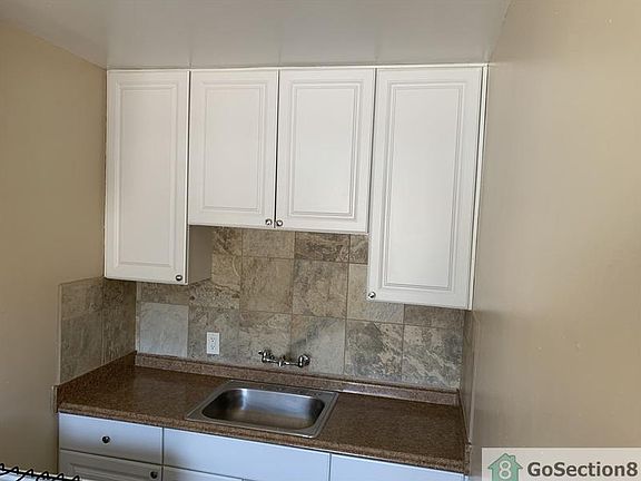 3rd image of 1534 W Fillmore St #B