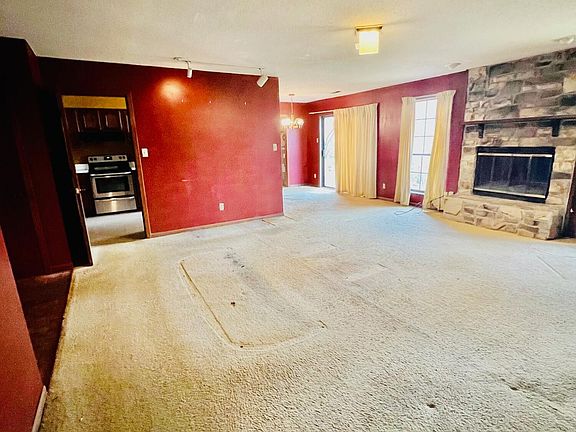 5th image of 138 Lake Hills Dr