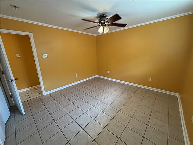 511 E Genie St — Photo 8