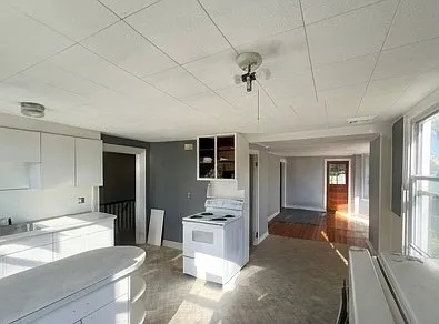 418 N Main St — Photo 5