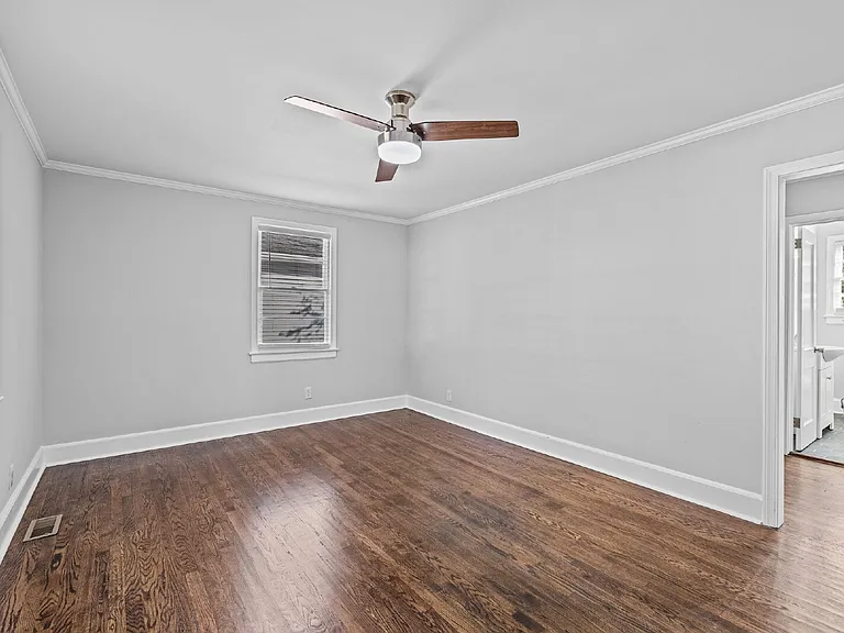 206 Raynor St — Photo 9