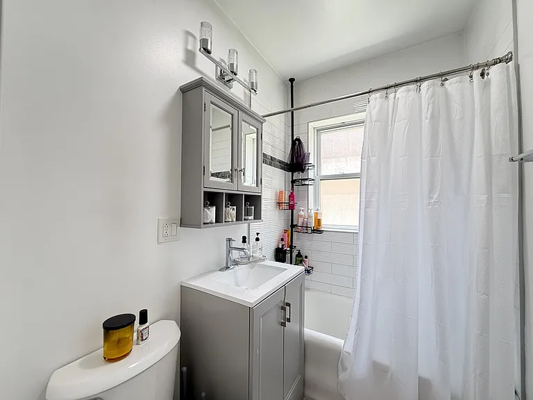 3821 N Greenview Ave #E2 — Photo 19