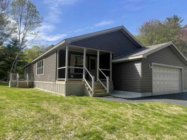 4 Sparrow Dr, Saco, ME 04072