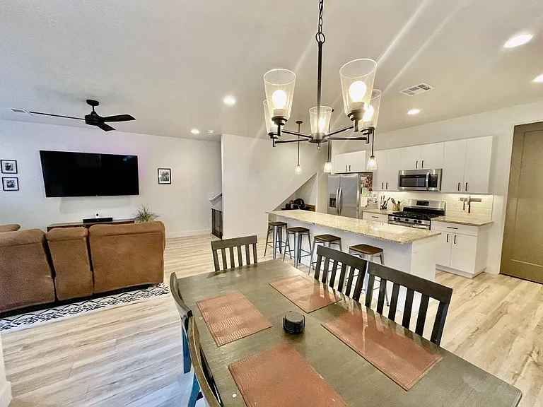 687 S Guy Ln #5 — Photo 8