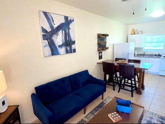 4th image of 391 Riverside Dr. Unit #6 #6