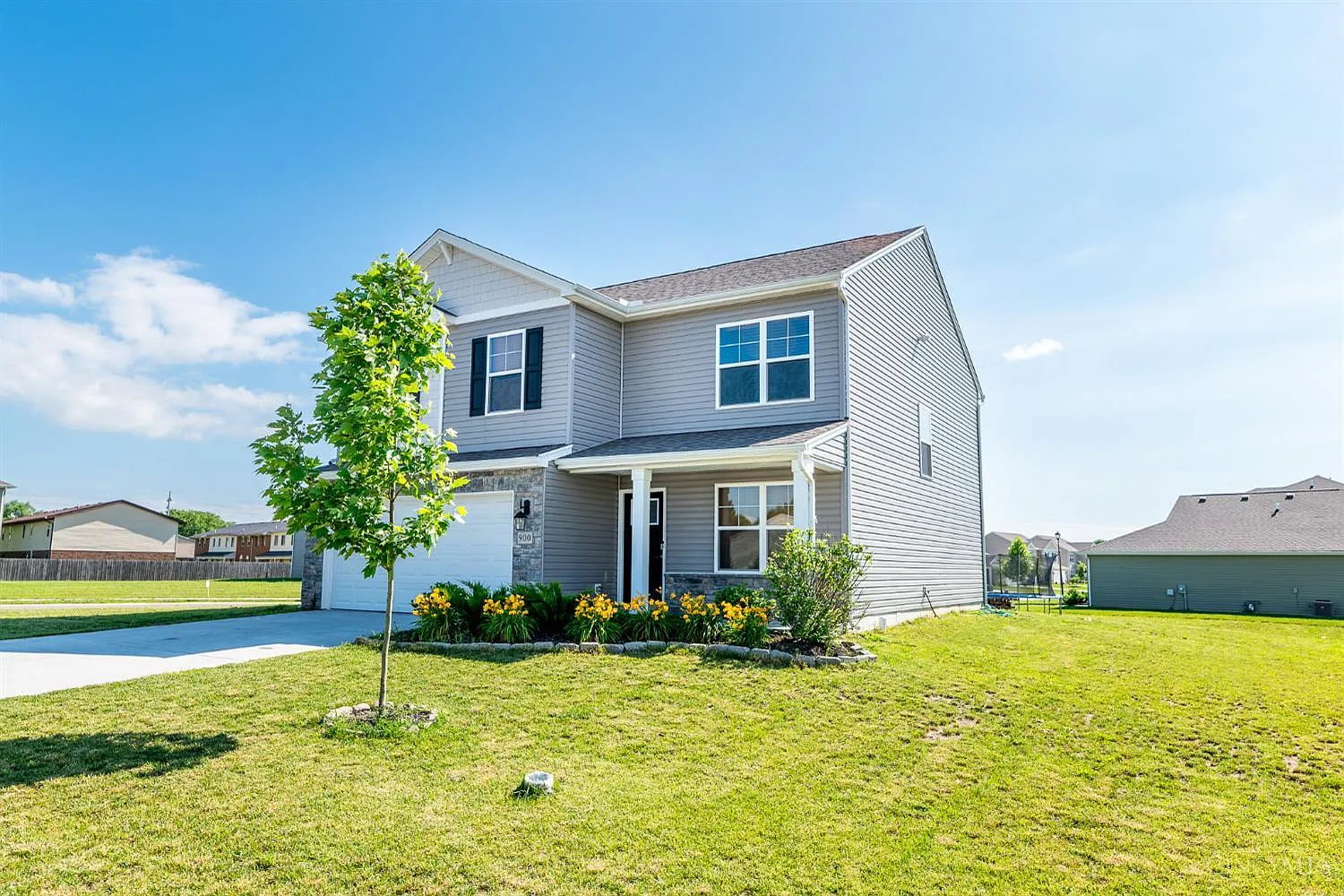 4 bed, 2.5 bath, 2180 sqft, $2,500 — Photo 4