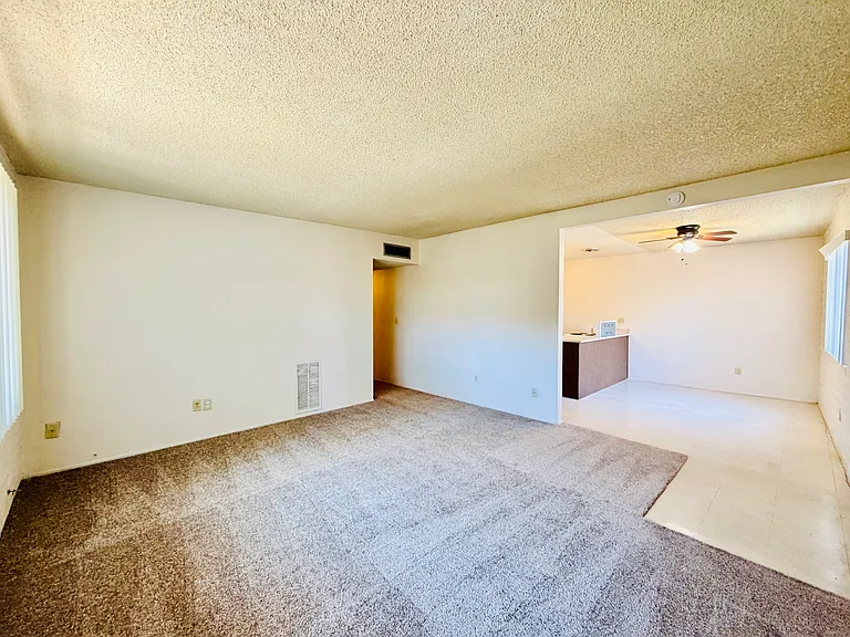 Desert Terrace Apartments - 2 and 3 Bedrooms with Community Pool and Laundry! — Photo 14
