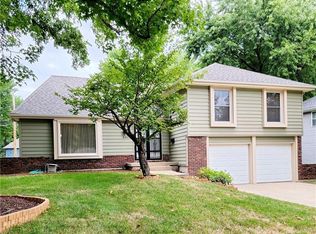 8300 W 98th St, Overland Park, KS 66212