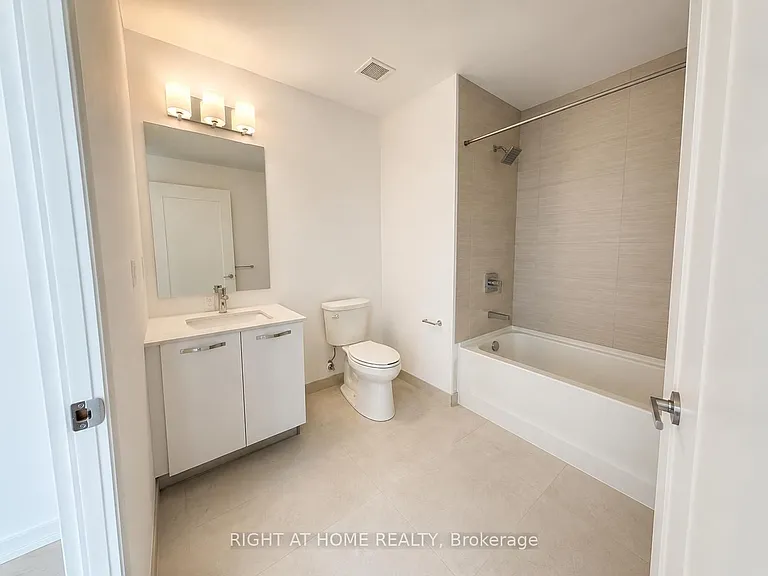 75 James St S #2614 — Photo 9