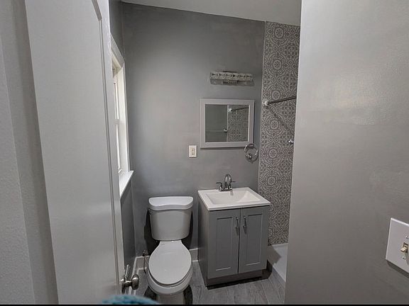5th image of 329 Glendora Ave