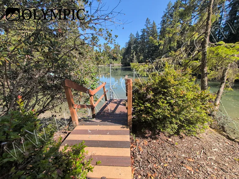 1500 lake park37_08032026