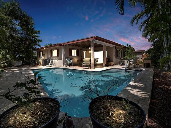 5th image of 10921 NW 16th Street