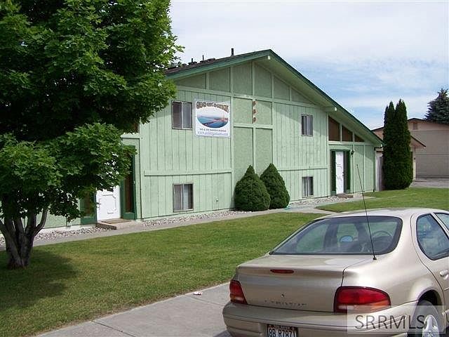 1st image of 568/598 Hansen Ave
