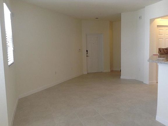 4th image of 10630 NW 88th St APT 204
