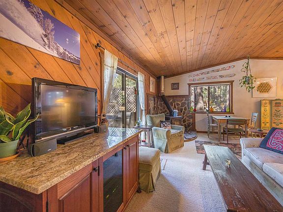 4th image of 12160 Sierra Dr