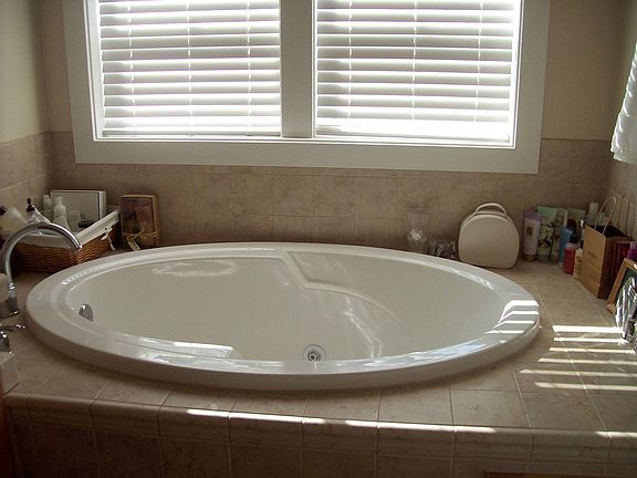 Jetted Tub in Master Bath