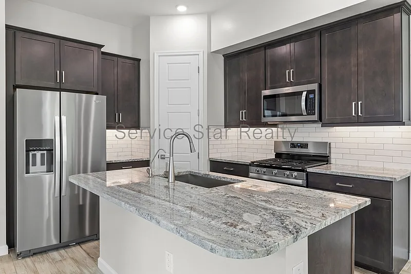 4 bed, 3.0 bath, 2149 sqft, $3,395 — Photo 3