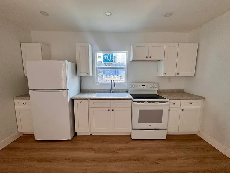 2513 Avenue E — Photo 5