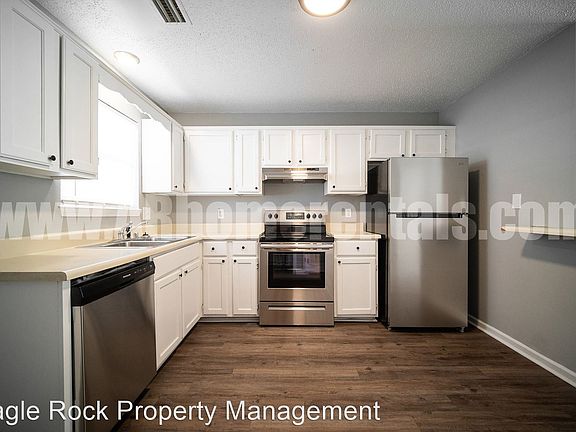 3rd image of 2405 Washington Ave #E-2
