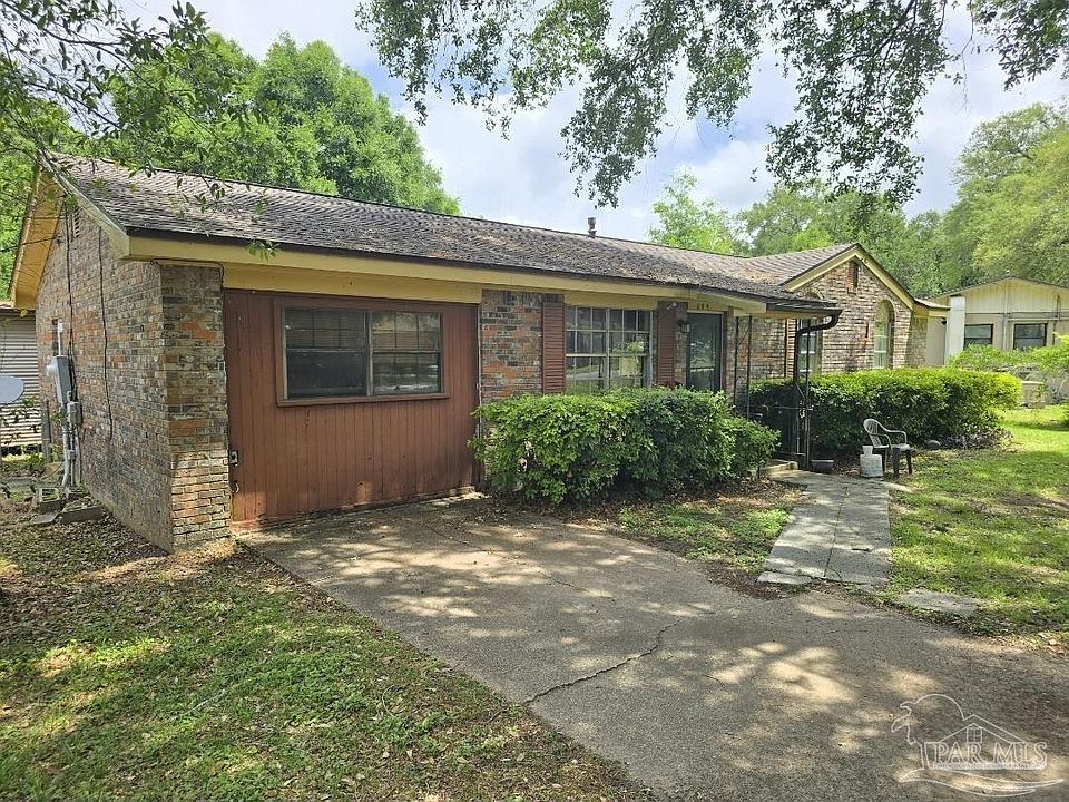 1st image of 204 Tower Dr
