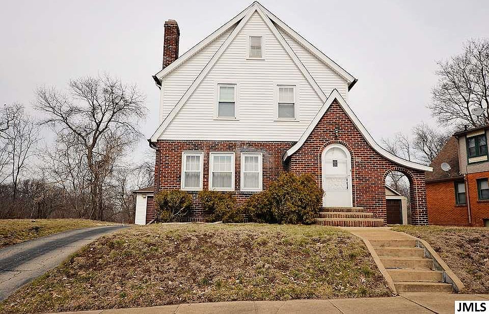 1st image of 116 W Meadow Heights Ave