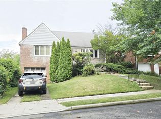 28-17 215th Pl, Flushing, NY 11360