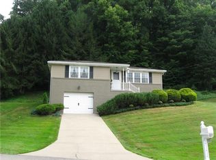 713 Tara Dr, Ellwood City, PA