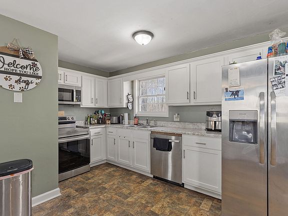 4th image of 4016 Bentle Dr
