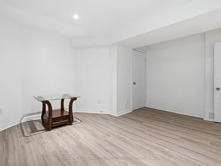 7 Storica Dr #BASEMENT — Photo 5