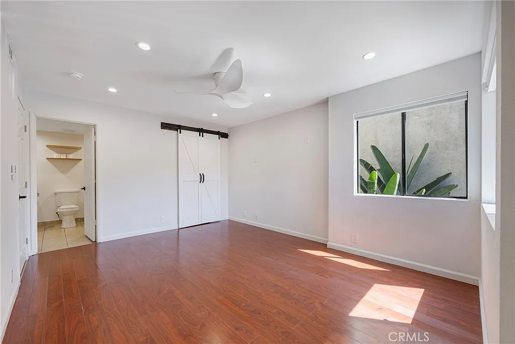 2 bed, 907 sqft, $2,700 — Photo 4