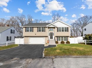 8 Hurtle Ave, Worcester, MA 01604