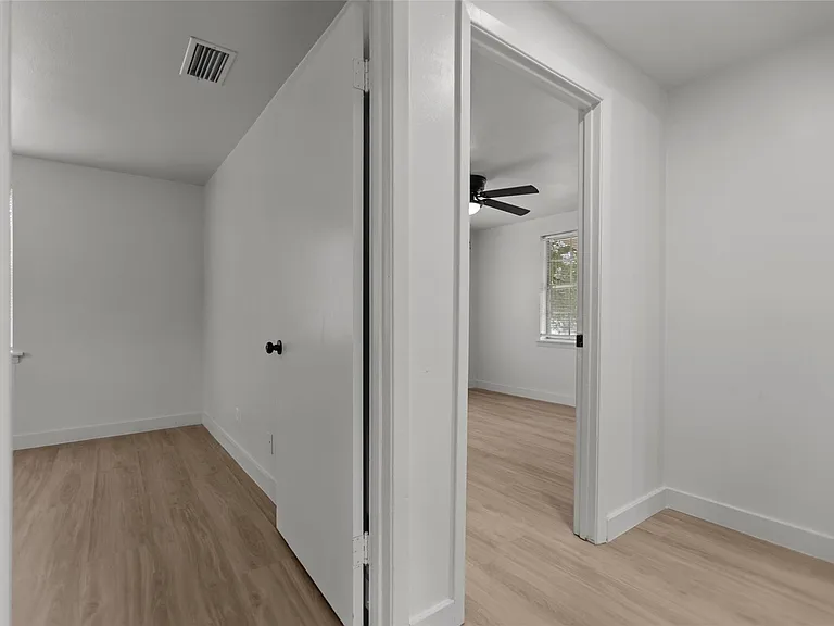 515 W Houston St #515 — Photo 15