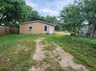 1306 Hough Ave, Adkins, TX 78101