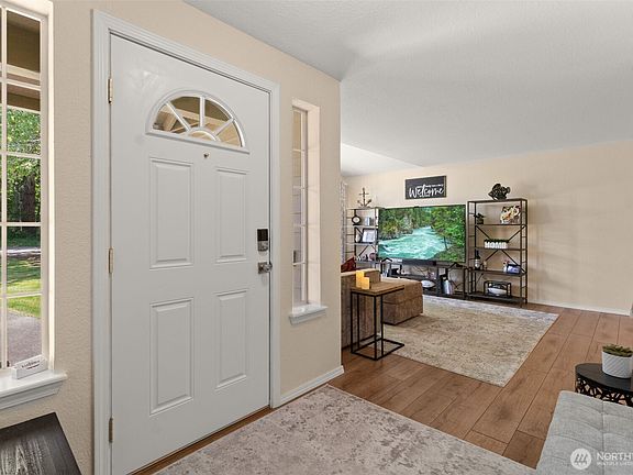 5th image of 5821 Winnwood Drive SE
